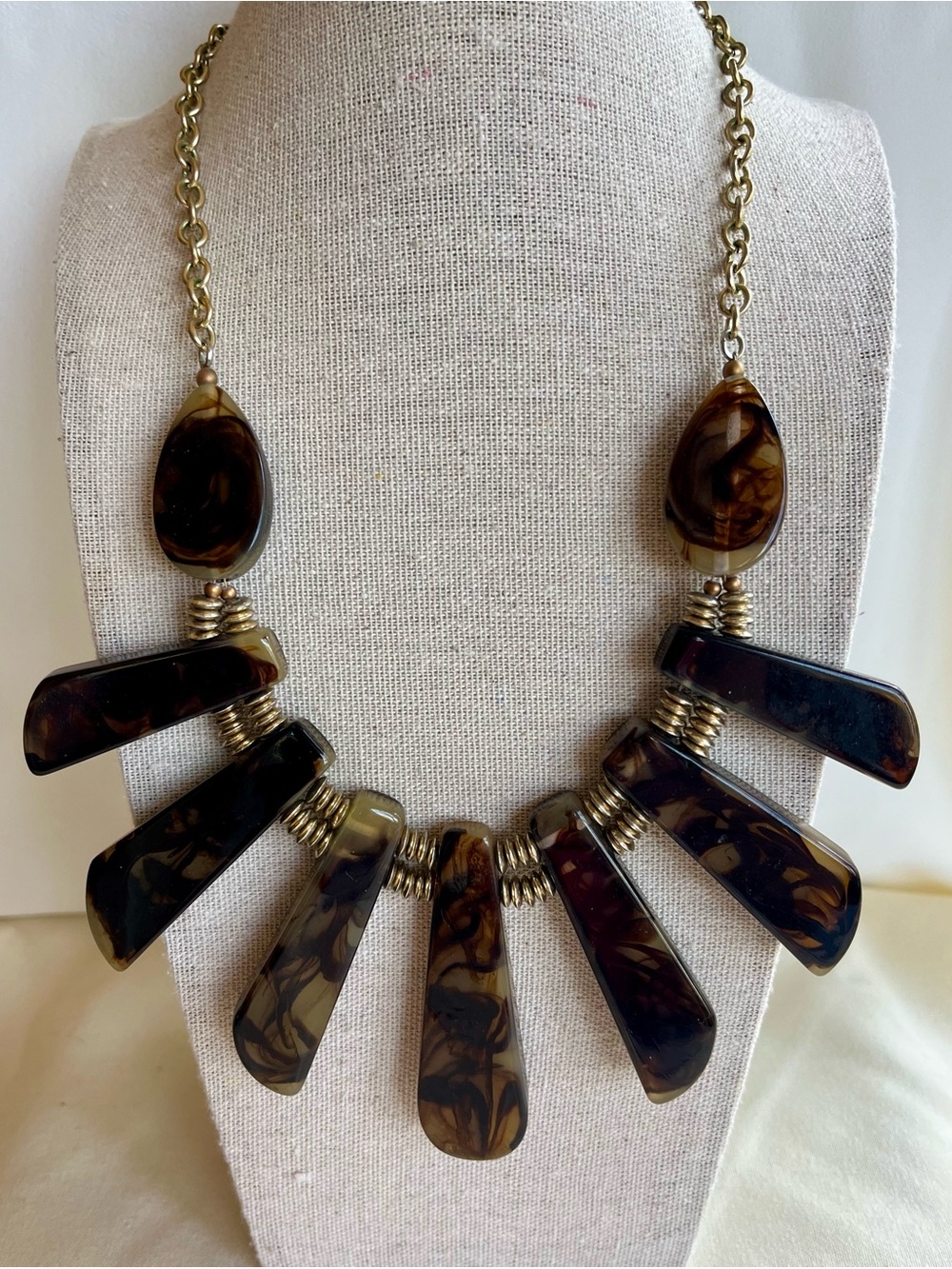 Tortoise Shell Image Statement Choker - Picture 2 of 16